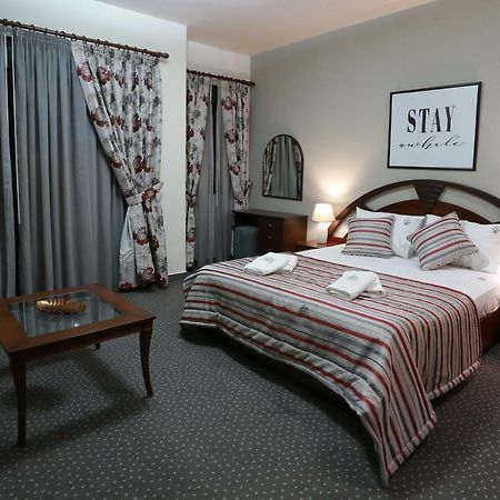 Nine Seven Hotel Adma wa Dafneh Esterno foto